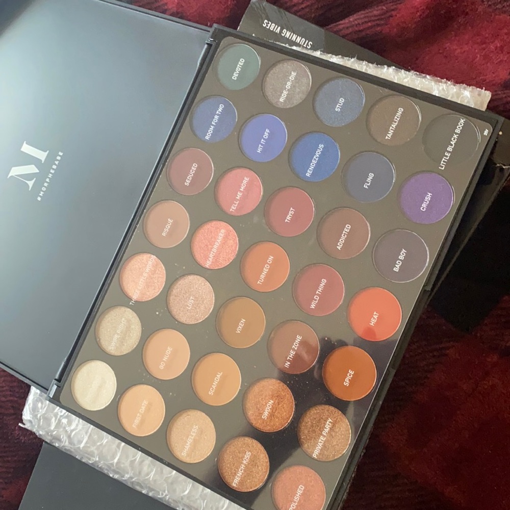 Morphe 35V Stunning Vibes Artistry palette